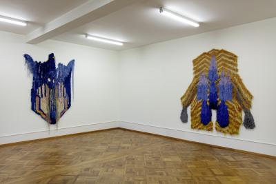 Caroline Achaintre, «Shiftings», Ausstellungsansicht, 2022KBCB, Foto: Stefan Rohner