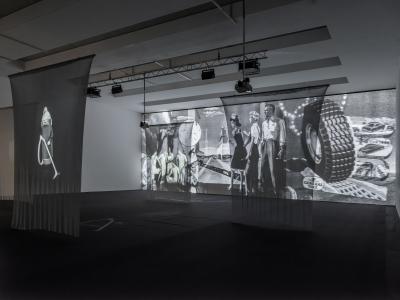 Jim Shaw,  «THE PAST IS NEVER DEAD. IT’S NOT EVEN PAST.», Ausstellungsansicht, 2024, KBCB, Foto: Lea Kunz