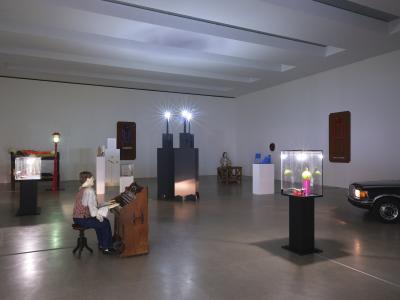 Jos de Gruyter & Harald Thys, Impressions de Biel, Ausstellungsansicht, 2024, KBCB, Courtesy of the artists; Foto: Thomas Annaheim Lambert