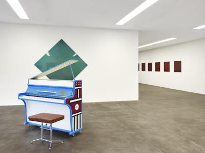 Nathalie Du Pasquier, Olivier Mosset, 1+1=3, Ausstellungsansicht, 2024, KBCBFoto: Thomas Annaheim Lambert
