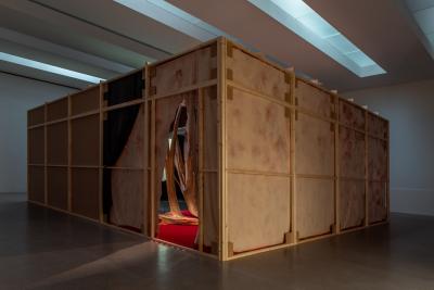 Pauline Curnier Jardin, «Im Walde, Hitzewallungen», Ausstellungsansicht, 2023, KBCB, Foto: Léa Kunz