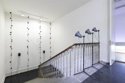Olga Kokcharova, Laurent Güdel, «SOLO / MUTE /PAN», Ausstellungsansicht, 2022, KBCB, Foto: Ruiz Guadalupe