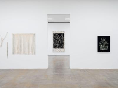 Susan Hiller, «Divided Self», Ausstellungsansicht, 2025KBCB © The Estate of Susan Hiller; Courtesy of Lisson Gallery; Foto : Lea Kunz