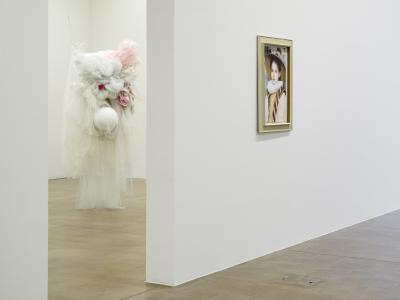 Sveta Mordovskaya, «Costume», Ausstellungsansicht, 2024 KBCB, Foto: Cedric Mussano