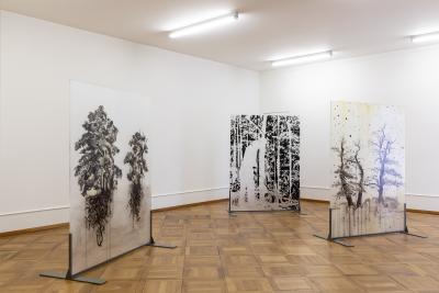 (UN)CERTAIN GROUND, Ausstellungsansicht, 2022 KBCB, Foto: Ruiz Guadalupe