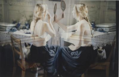 Annelis Strba, Sonja mit Spiegel, 1999